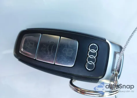 2019 Audi E-Tron Premium Plus z USA, uszkodzony, nr VIN WA1VAAGE1KB008281